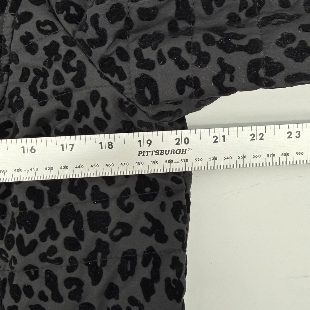 Chicos Women's Leopard Print Black Velvet Quilted Zip Front‎ Jacket Size 1 (M)